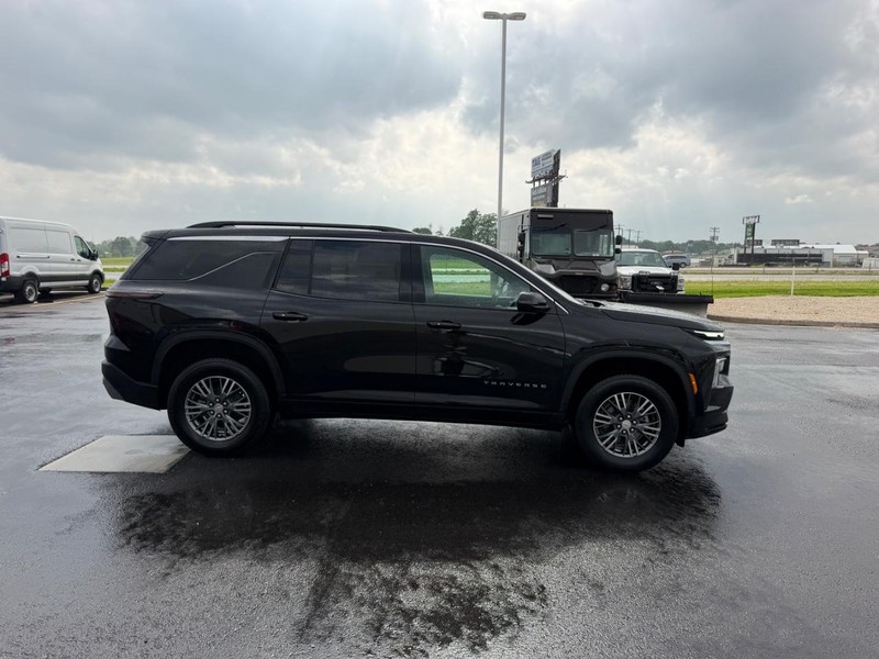 Chevrolet Traverse Vehicle Full-screen Gallery Image 04