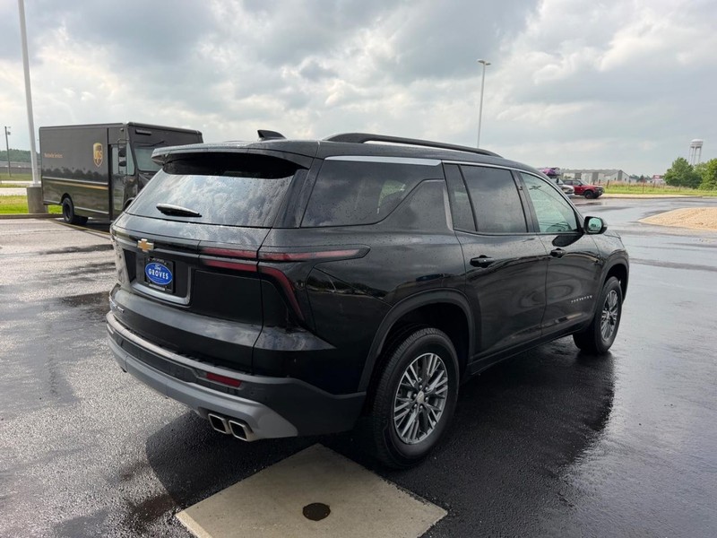 Chevrolet Traverse Vehicle Full-screen Gallery Image 05