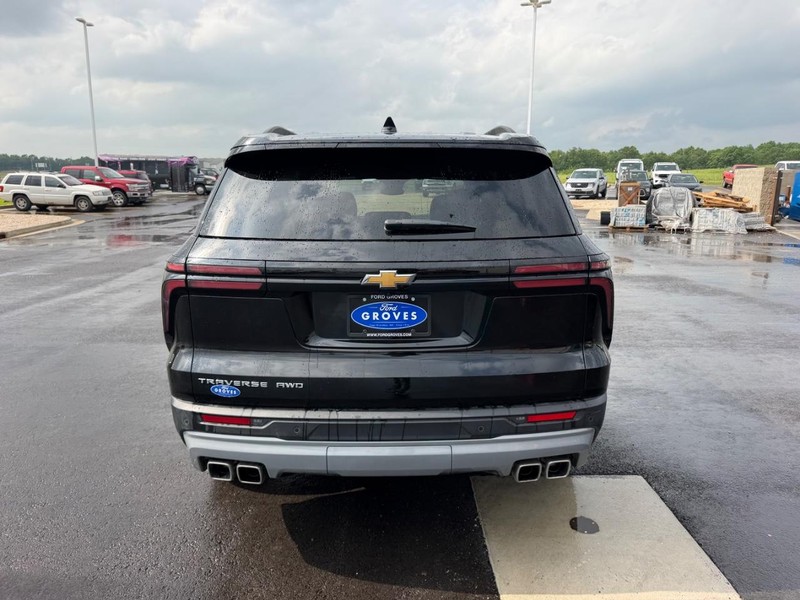 Chevrolet Traverse Vehicle Full-screen Gallery Image 06