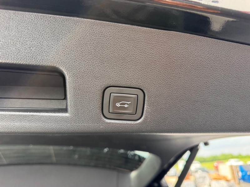 Chevrolet Traverse Vehicle Full-screen Gallery Image 08