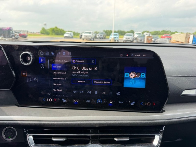 Chevrolet Traverse Vehicle Full-screen Gallery Image 18