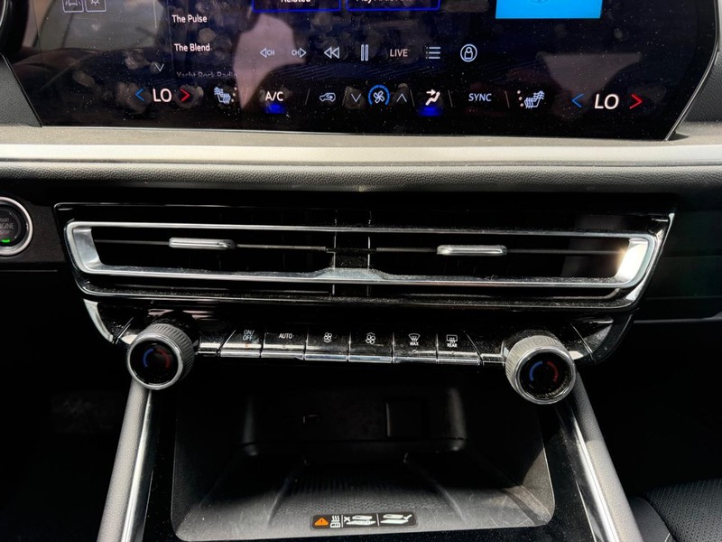 Chevrolet Traverse Vehicle Full-screen Gallery Image 19