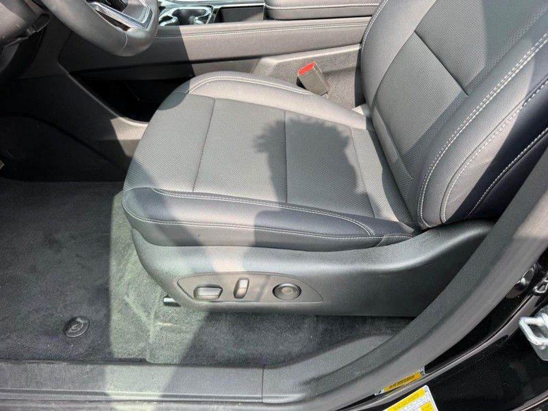 Chevrolet Traverse Vehicle Full-screen Gallery Image 22