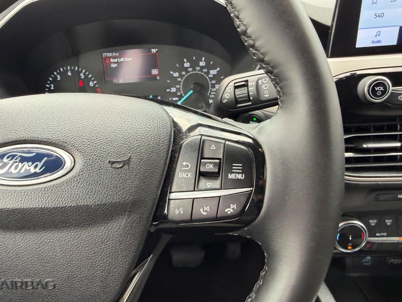 Ford Escape Vehicle Full-screen Gallery Image 14