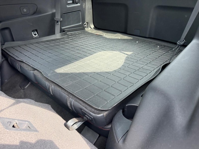 Ford Explorer Vehicle Full-screen Gallery Image 10