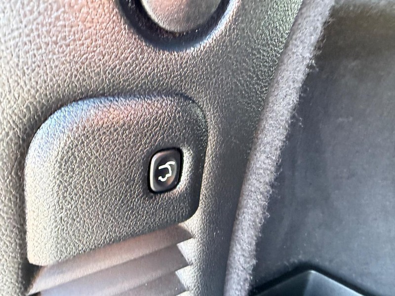 Dodge Durango Vehicle Full-screen Gallery Image 08