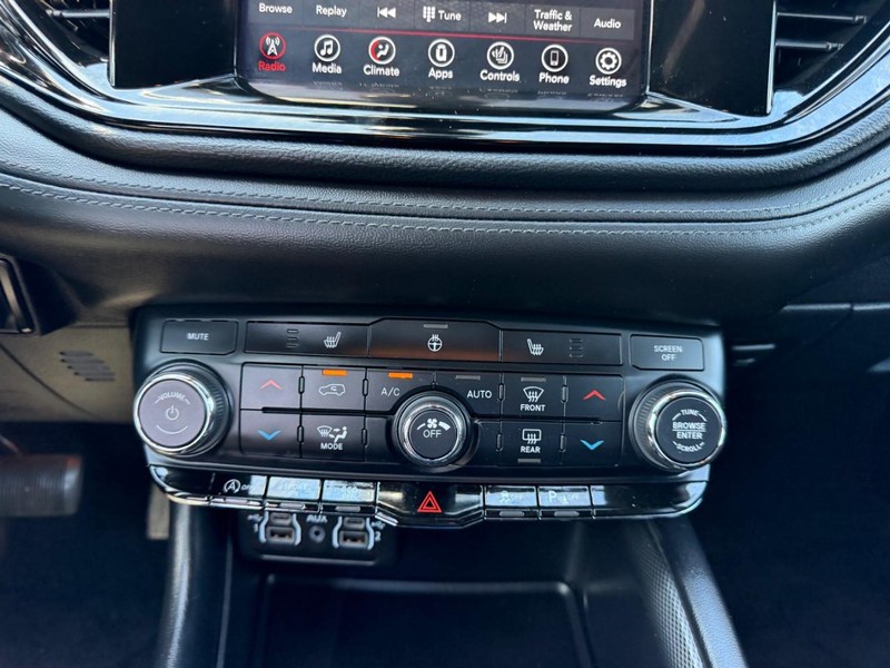 Dodge Durango Vehicle Full-screen Gallery Image 19