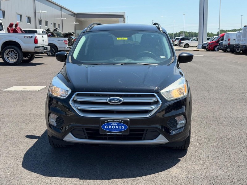 Ford Escape Vehicle Full-screen Gallery Image 02