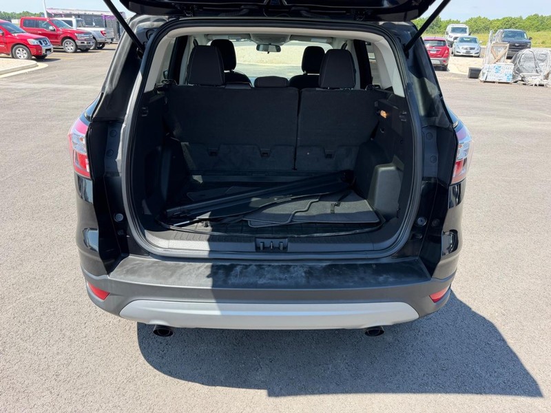 Ford Escape Vehicle Full-screen Gallery Image 07