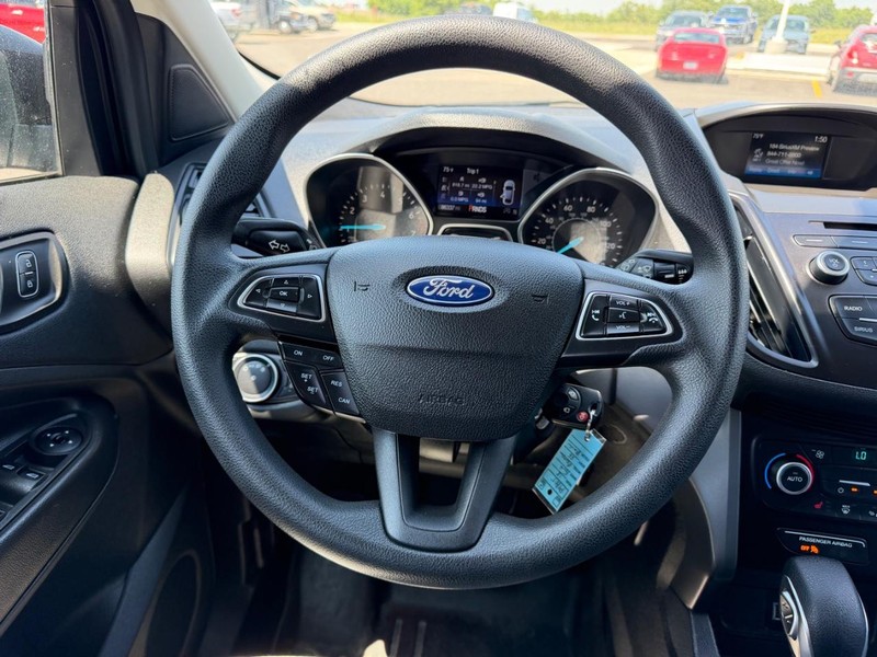 Ford Escape Vehicle Full-screen Gallery Image 11