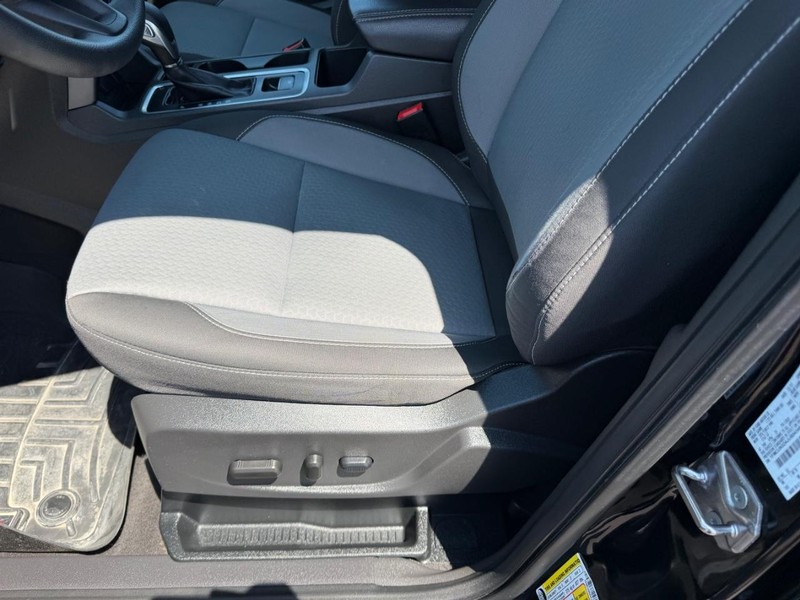Ford Escape Vehicle Full-screen Gallery Image 19