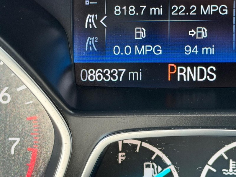 Ford Escape Vehicle Full-screen Gallery Image 20