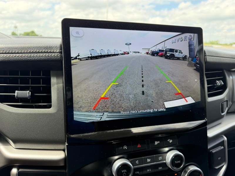 Ford Expedition Max Vehicle Full-screen Gallery Image 27