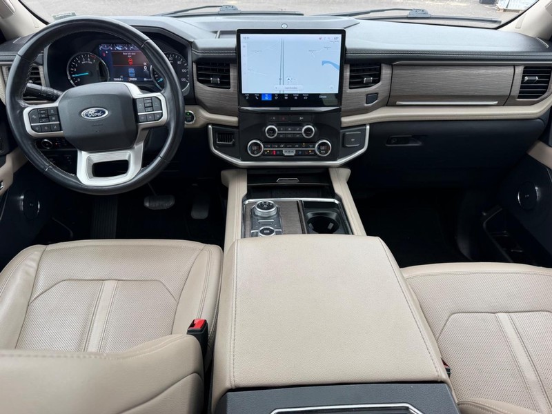 Ford Expedition Max Vehicle Full-screen Gallery Image 14