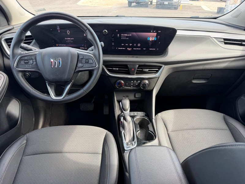 Buick Encore GX Vehicle Full-screen Gallery Image 10