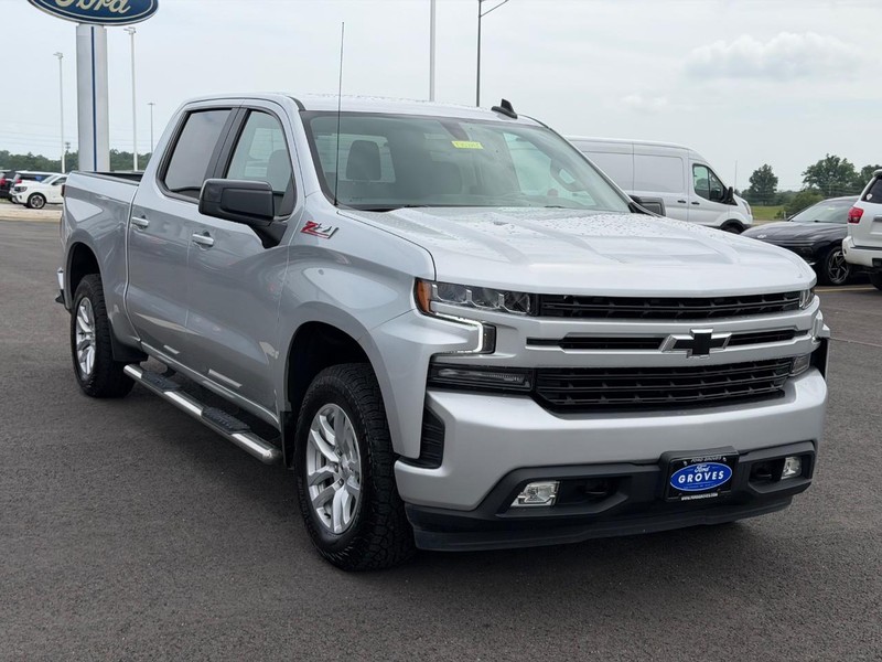 Chevrolet Silverado 1500 Vehicle Full-screen Gallery Image 03