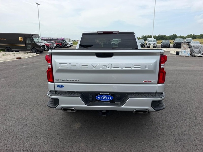 Chevrolet Silverado 1500 Vehicle Full-screen Gallery Image 06