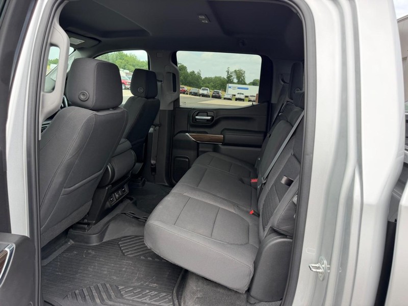 Chevrolet Silverado 1500 Vehicle Full-screen Gallery Image 09