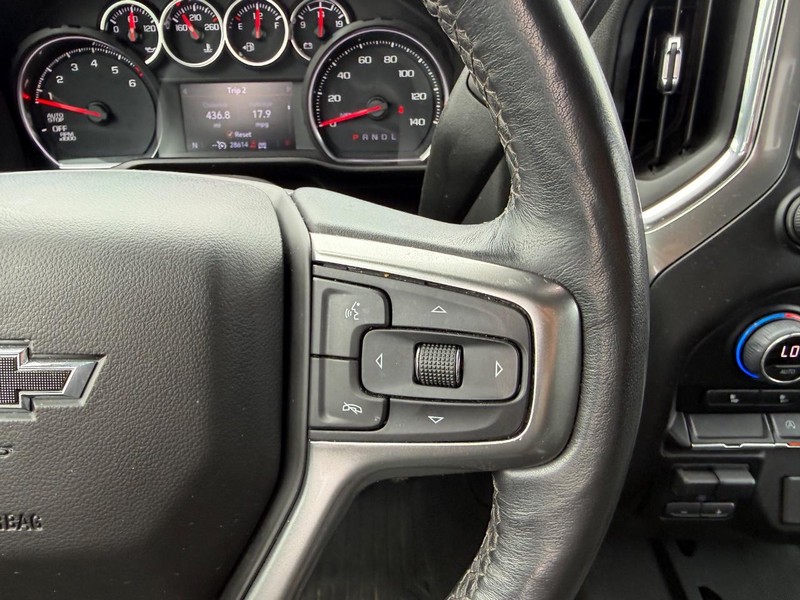 Chevrolet Silverado 1500 Vehicle Full-screen Gallery Image 13