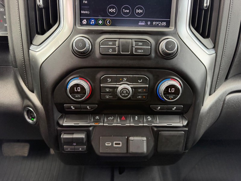 Chevrolet Silverado 1500 Vehicle Full-screen Gallery Image 15