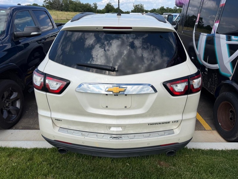 Chevrolet Traverse Vehicle Full-screen Gallery Image 03