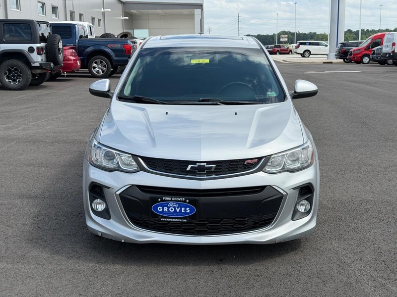 Chevrolet Sonic Vehicle Full-screen Gallery Image 02