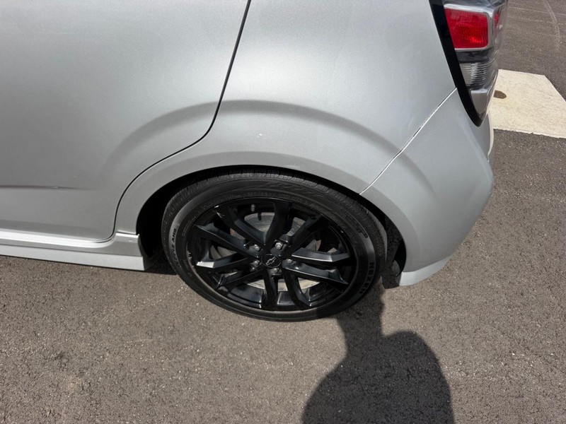 Chevrolet Sonic Vehicle Full-screen Gallery Image 08