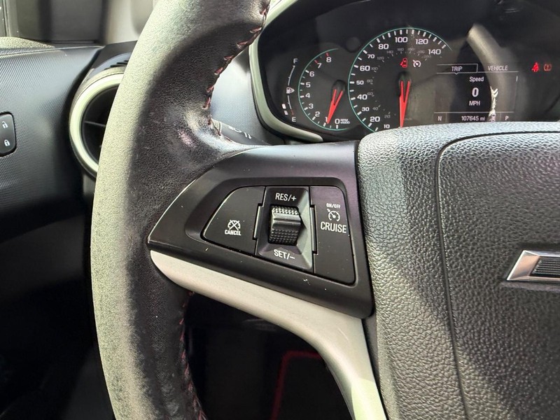 Chevrolet Sonic Vehicle Full-screen Gallery Image 13