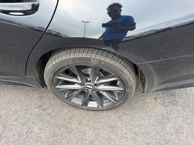 Cadillac CT5-V Vehicle Full-screen Gallery Image 08