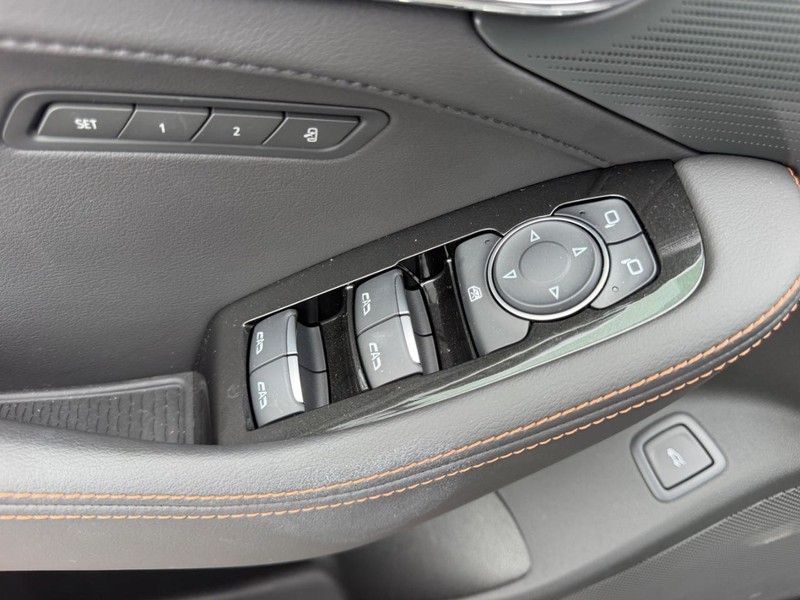 Cadillac CT5-V Vehicle Full-screen Gallery Image 19