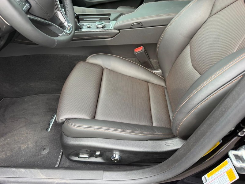 Cadillac CT5-V Vehicle Full-screen Gallery Image 21