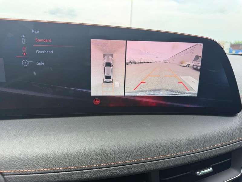 Cadillac CT5-V Vehicle Full-screen Gallery Image 23