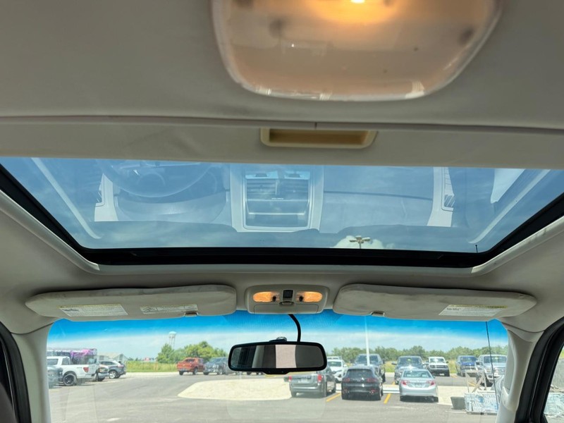 Ford Escape Vehicle Full-screen Gallery Image 10