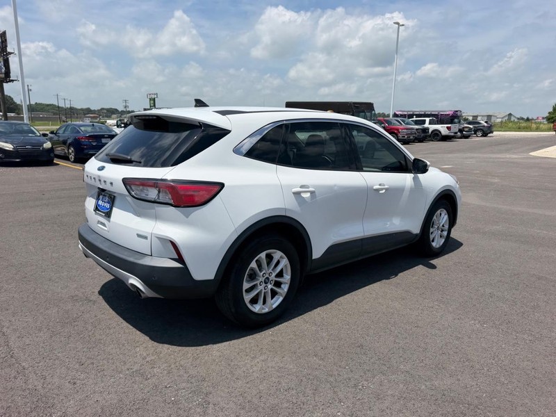 Ford Escape Vehicle Full-screen Gallery Image 05