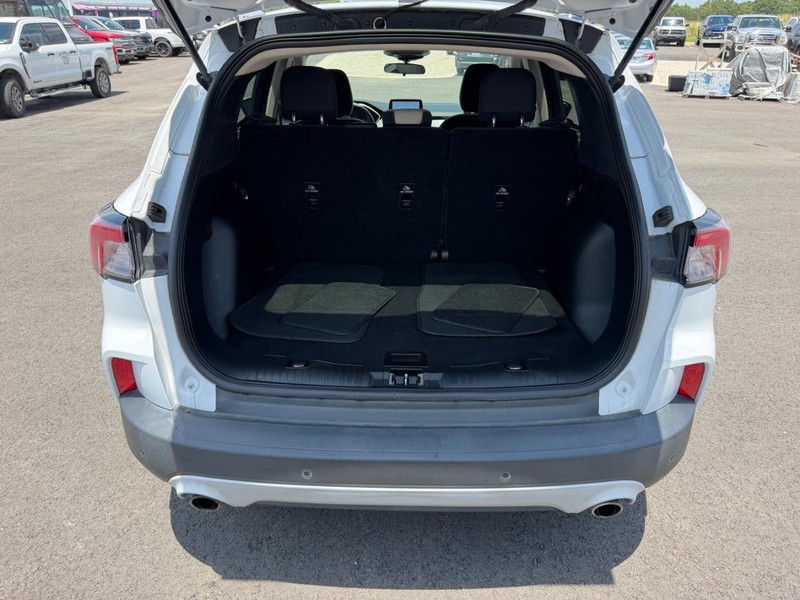 Ford Escape Vehicle Full-screen Gallery Image 07
