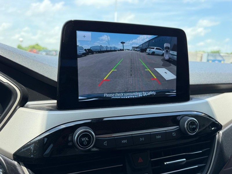 Ford Escape Vehicle Full-screen Gallery Image 21
