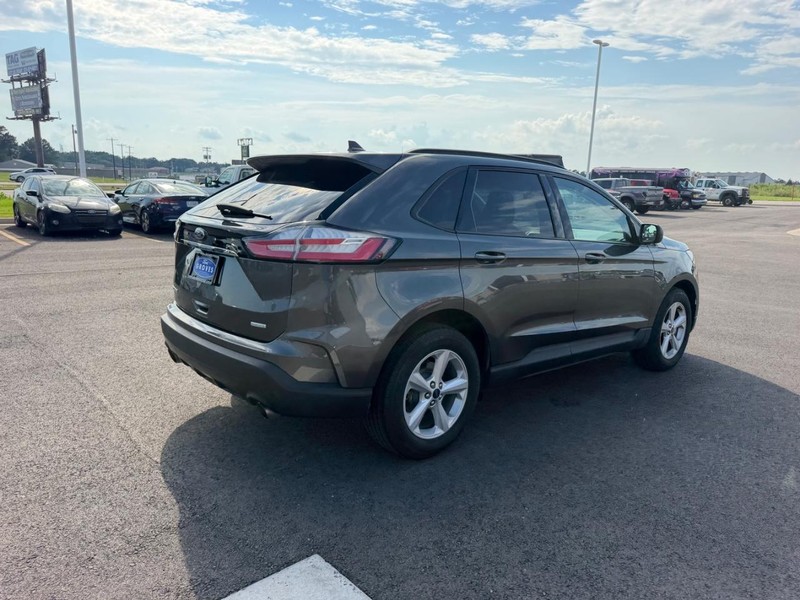 Ford Edge Vehicle Full-screen Gallery Image 05