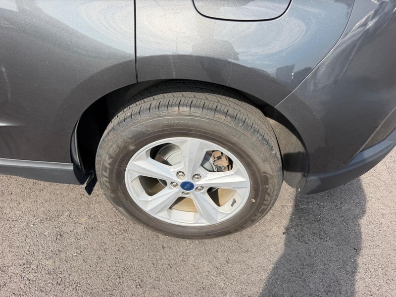 Ford Edge Vehicle Full-screen Gallery Image 08
