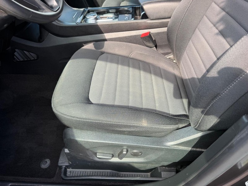 Ford Edge Vehicle Full-screen Gallery Image 19