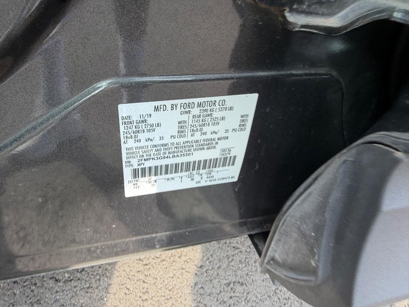 Ford Edge Vehicle Full-screen Gallery Image 22