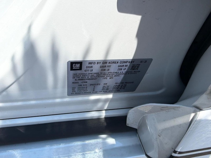 Buick Encore GX Vehicle Full-screen Gallery Image 22