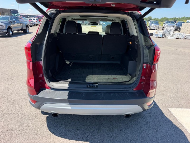 Ford Escape Vehicle Full-screen Gallery Image 07