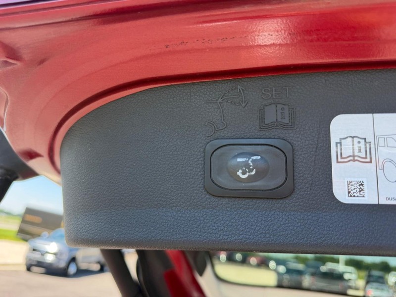 Ford Escape Vehicle Full-screen Gallery Image 08