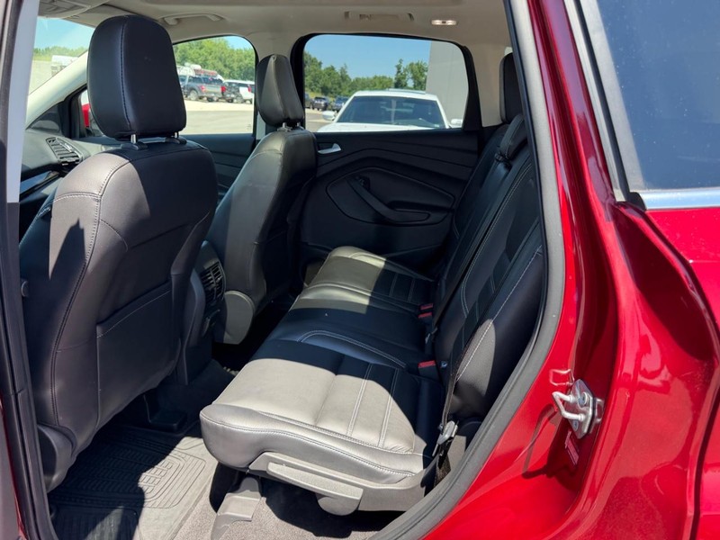Ford Escape Vehicle Full-screen Gallery Image 10