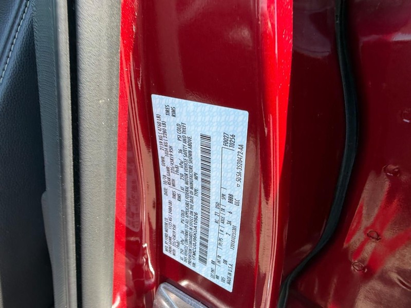 Ford Escape Vehicle Full-screen Gallery Image 25