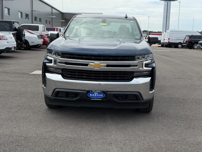 Chevrolet Silverado 1500 Vehicle Full-screen Gallery Image 02