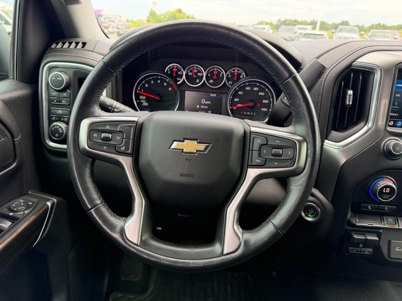 Chevrolet Silverado 1500 Vehicle Full-screen Gallery Image 11