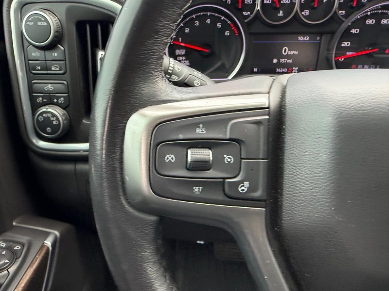 Chevrolet Silverado 1500 Vehicle Full-screen Gallery Image 12