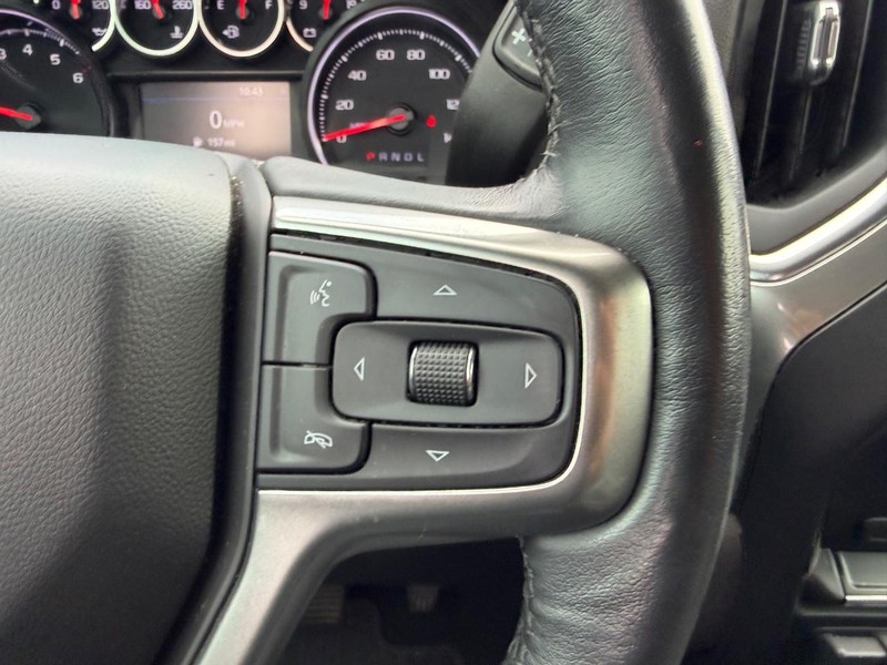 Chevrolet Silverado 1500 Vehicle Full-screen Gallery Image 13
