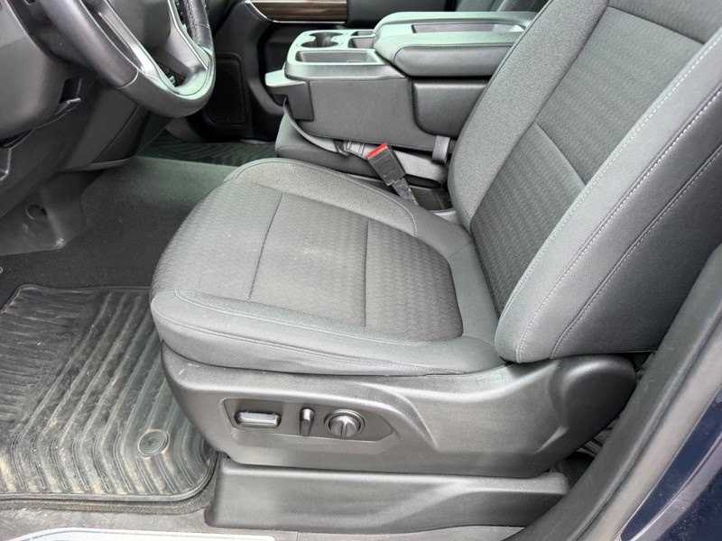 Chevrolet Silverado 1500 Vehicle Full-screen Gallery Image 18